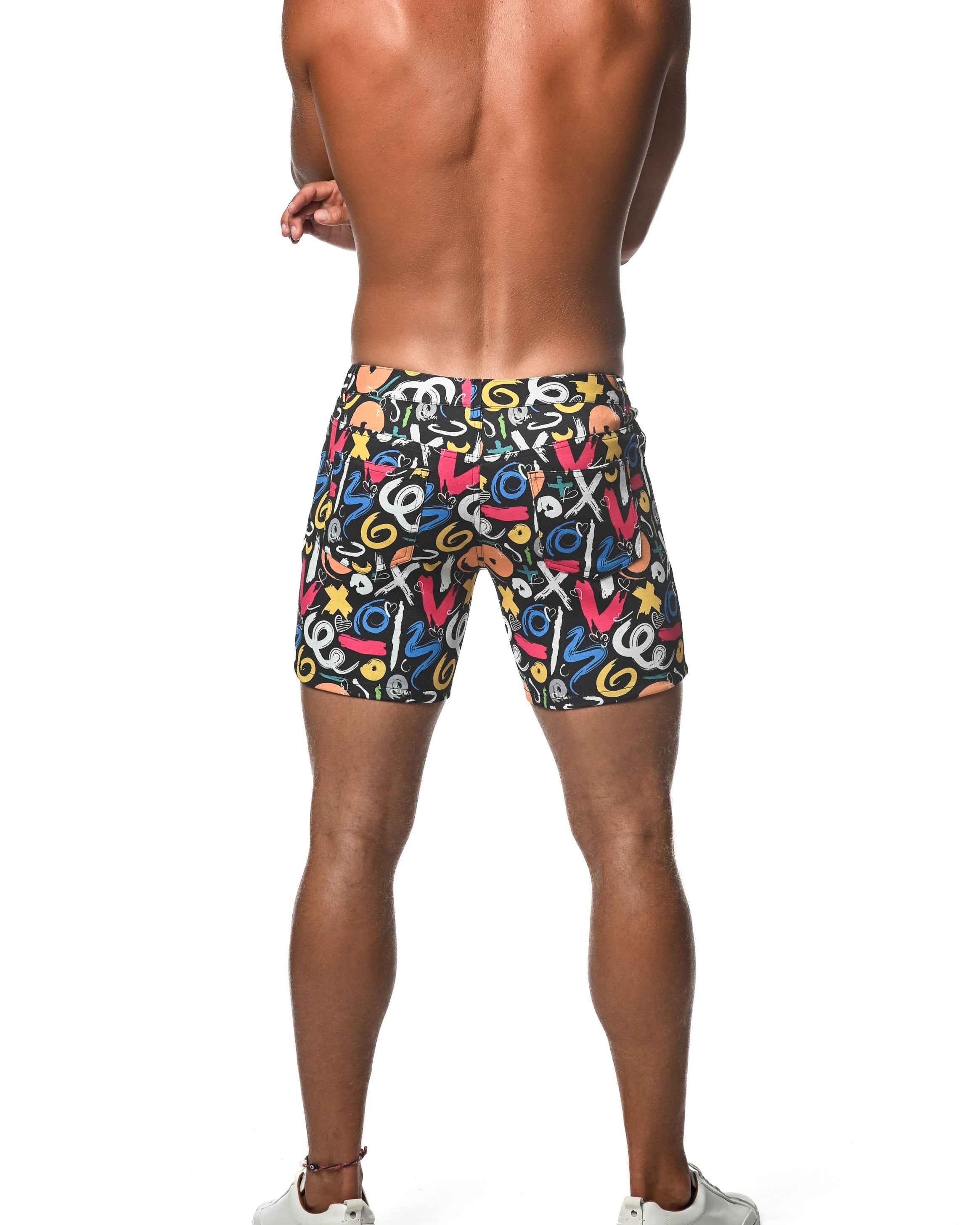 BLACK/MULTI GRAFFITI PRINTED 5" INSEAM STRETCH KNIT JEANS SHORT  ST-1932