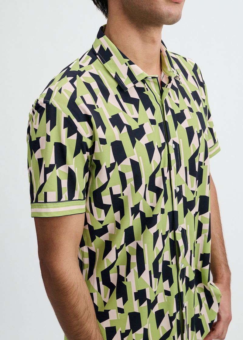 MENTHOL/MIDNIGHT ABSTRACT PRINTED PERFORMANCE STRETCH SHORT SLEEVE SHIRT W/PLACKET DETAIL ST-26026