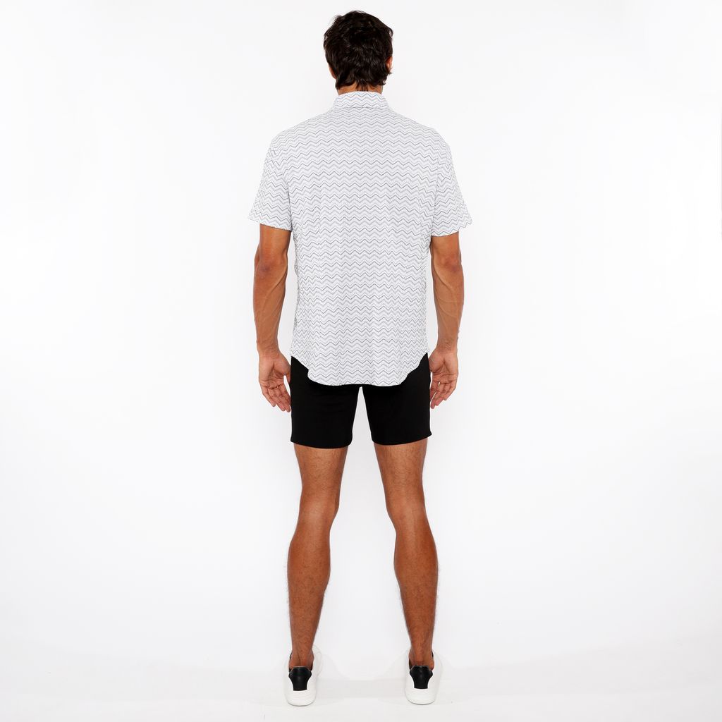 WHITE TEXTURED CHEVRON STRETCH KNIT SHORT SLEEVE SHIRT ST-24066