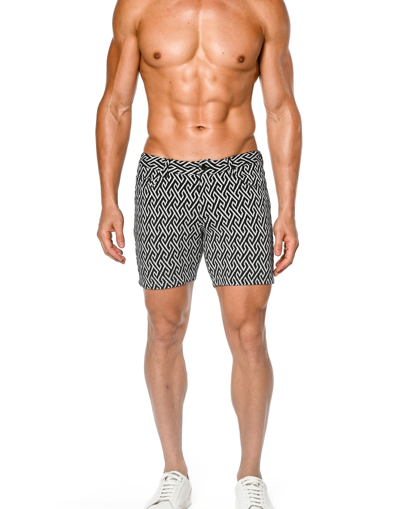 WHITE/BLACK ANGLE MAZE JACQUARD KNIT 5" INSEAM JEANS SHORT ST-1932- Final Sale
