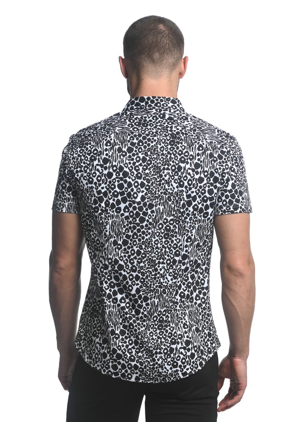 BLACK/ WHITE WILD SAFARI PRINTED STRETCH JERSEY KNIT SHORT SLEEVE SHIRT ST-9282