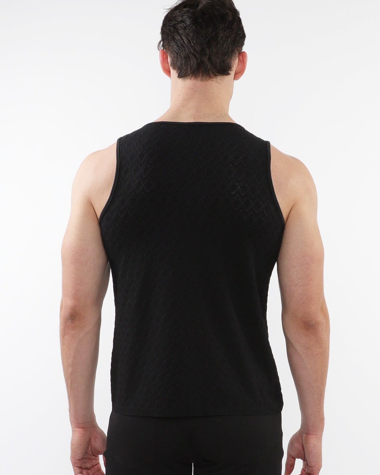 BLACK CHEVRON STRETCH GOSSAMER KNIT TANK ST-24121