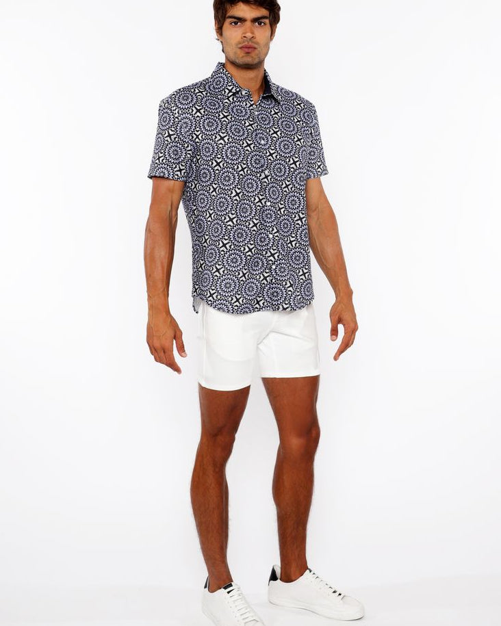 MIDNIGHT/PERIWINKLE BURSTS PRINTED OPEN KNIT STRETCH SHORT SLEEVE SHIRT ST-48072