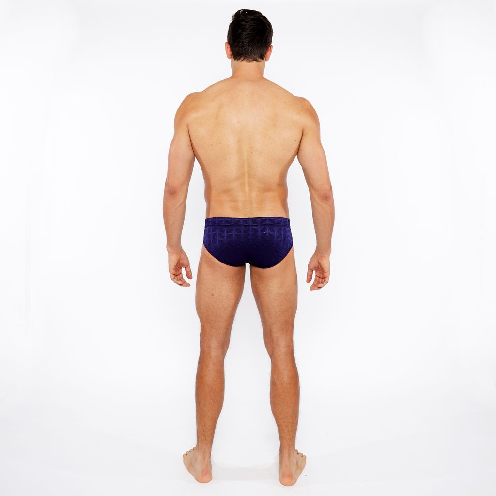 NAVY ARROWS TEXTURED SWIM BRIEF W/BUCKLE ST-8021-01