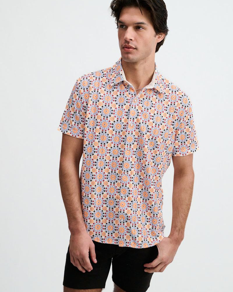 CAYENNE/THISTLE MEDALLIONS PRINTED OPEN KNIT STRETCH SHORT SLEEVE SHIRT ST-48075