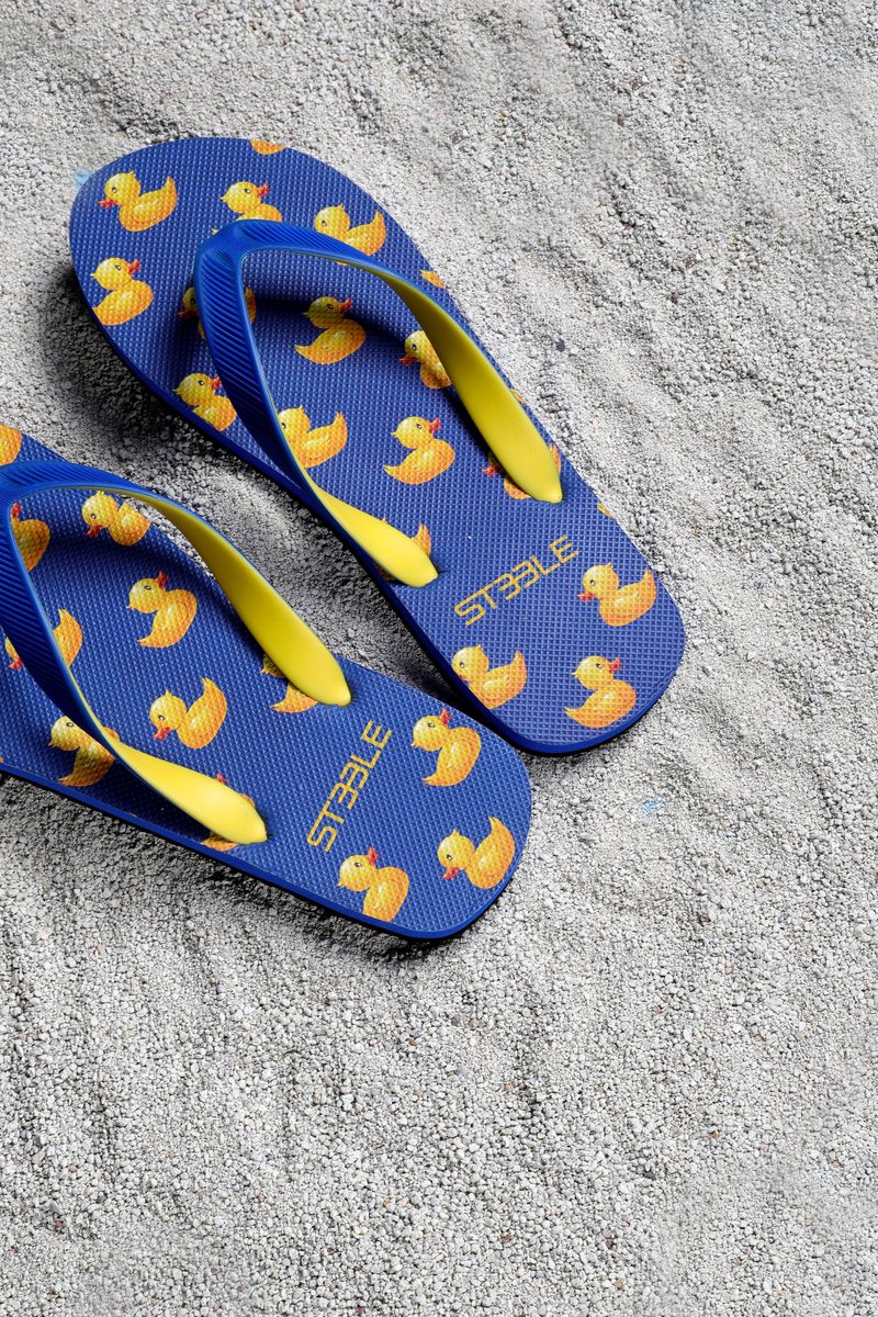 ROYAL/YELLOW RUBBER DUCKS PRINTED FLIP FLOP