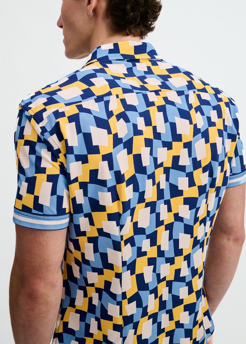 ATLANTIC/YELLOW ABSTRACT PRINTED PERFORMANCE STRETCH SHORT SLEEVE SHIRT W/PLACKET DETAIL ST-26027
