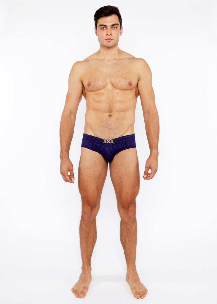 NAVY ARROWS TEXTURED SWIM BRIEF W/BUCKLE ST-8021-01
